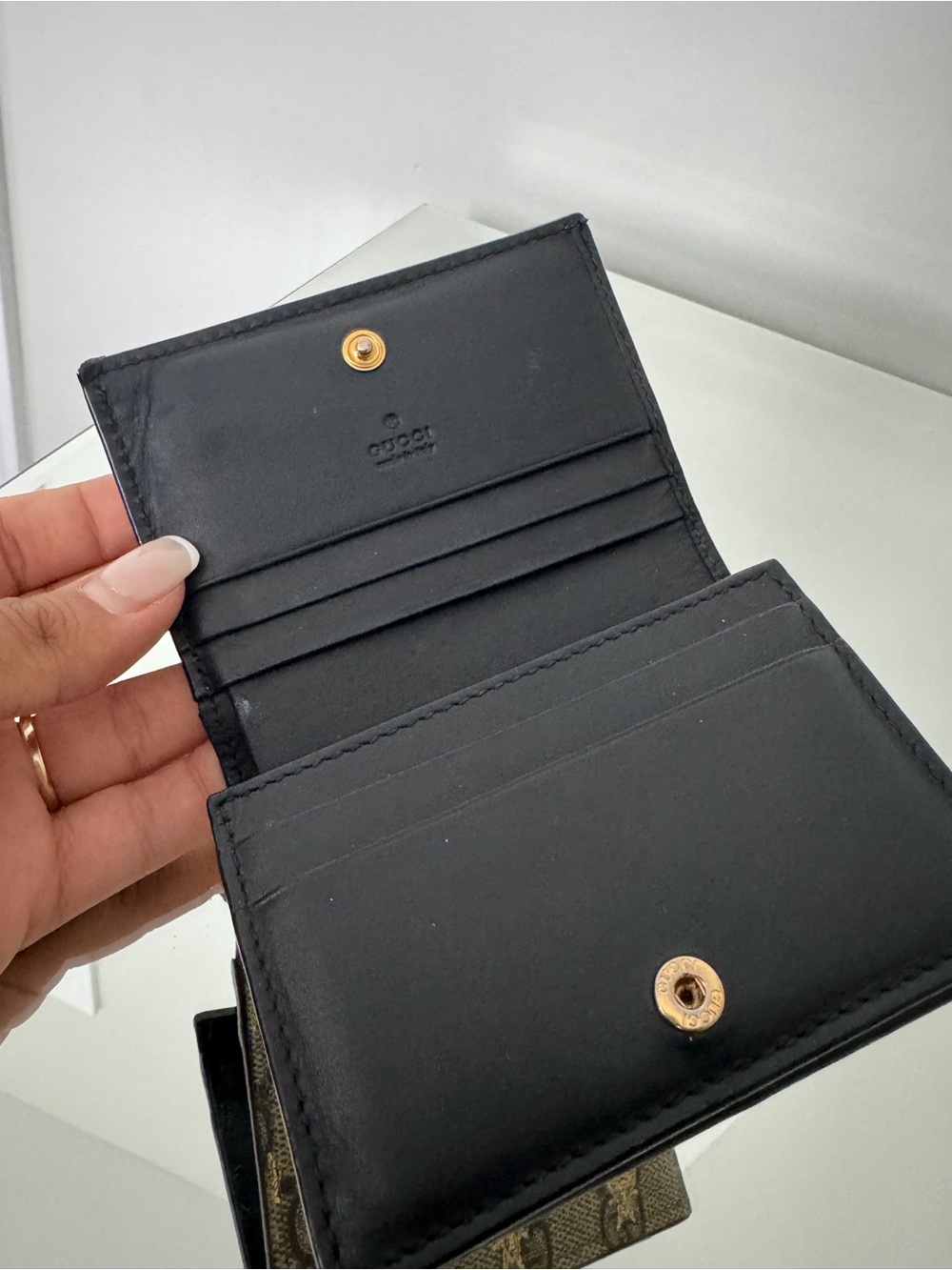 Gucci GG Supreme Bee Compact Wallet - Picture 4 of 5